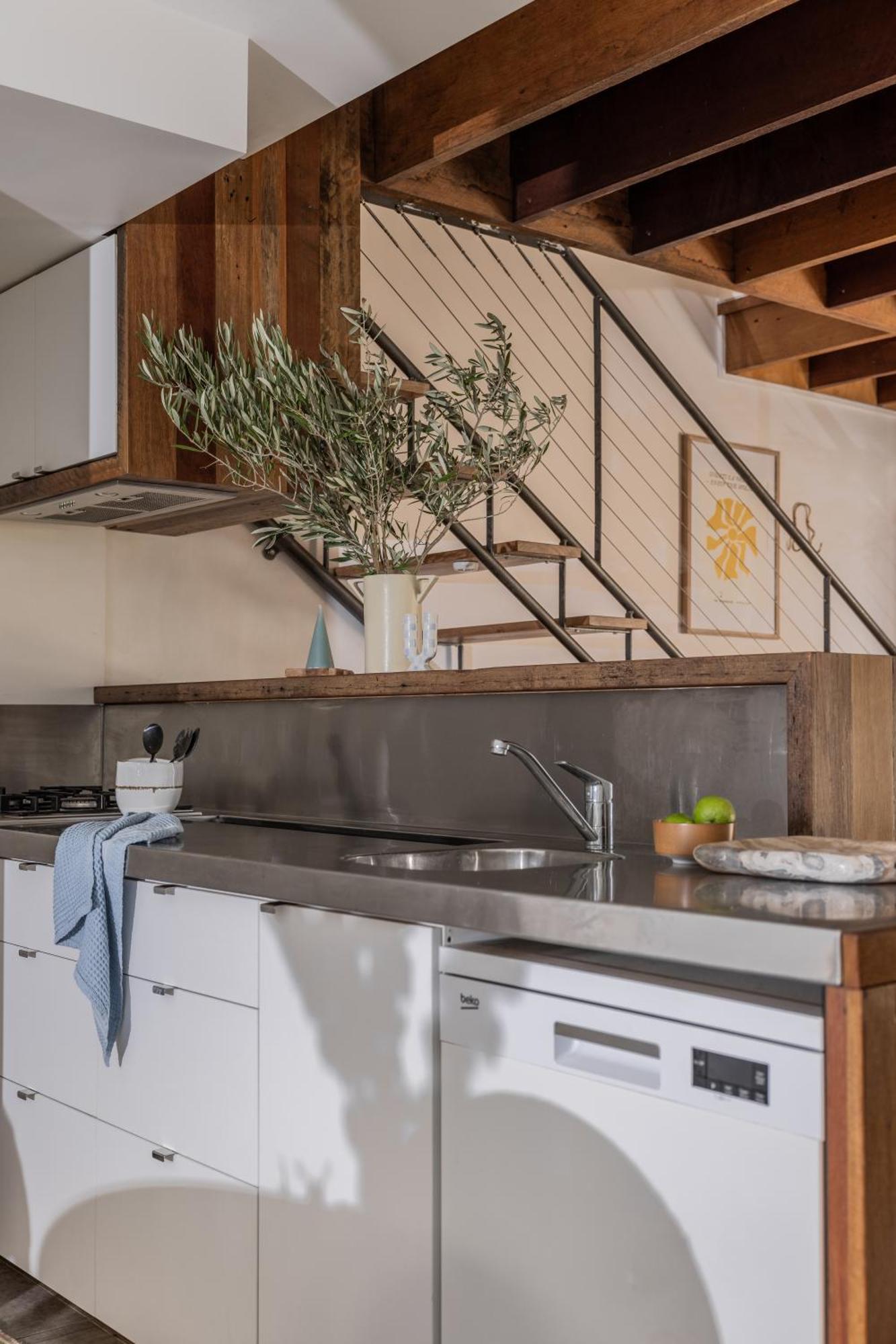 The Seaport Burleigh Apartment *